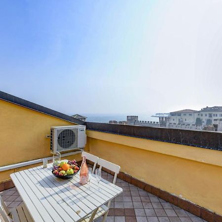 Sunset Apartment Home & Terrace Sirmione Eksteriør billede