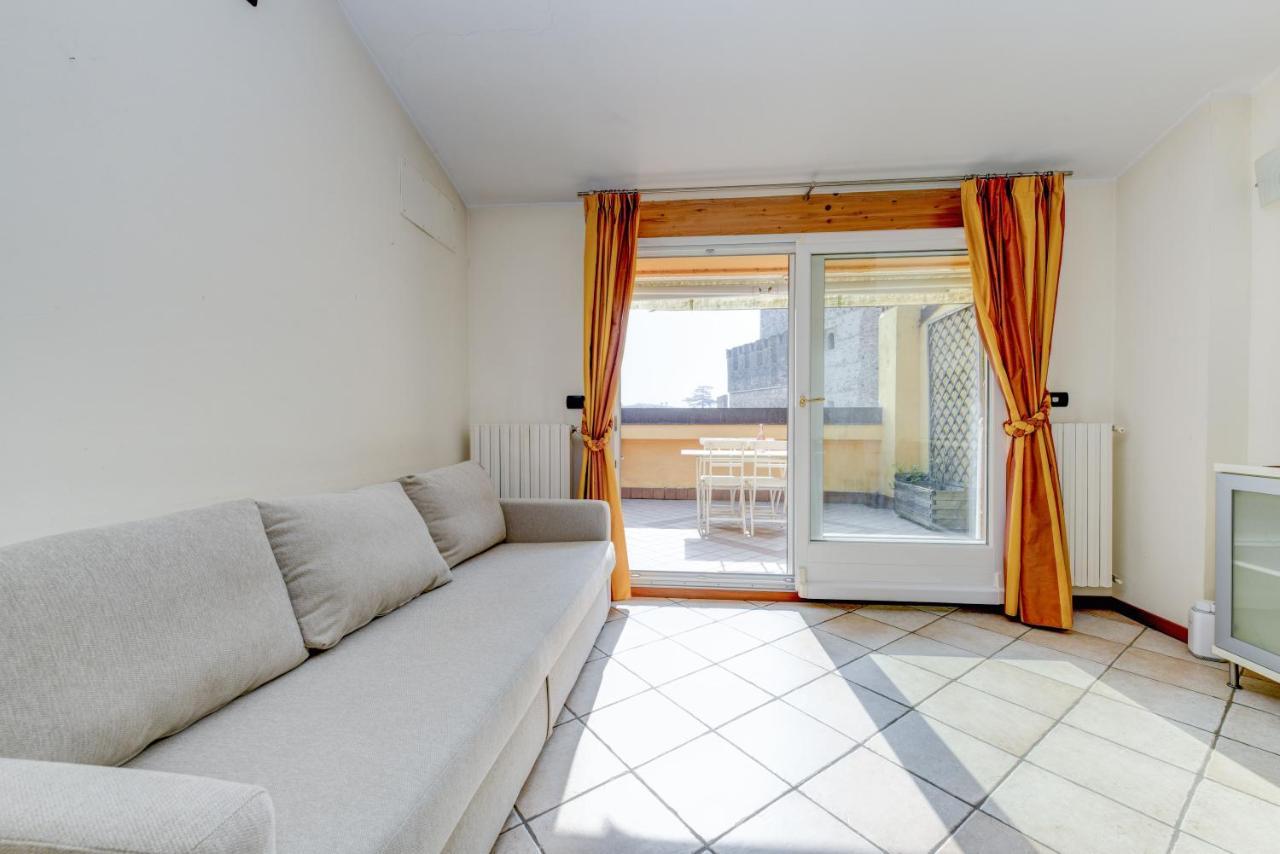 Sunset Apartment Home & Terrace Sirmione Eksteriør billede
